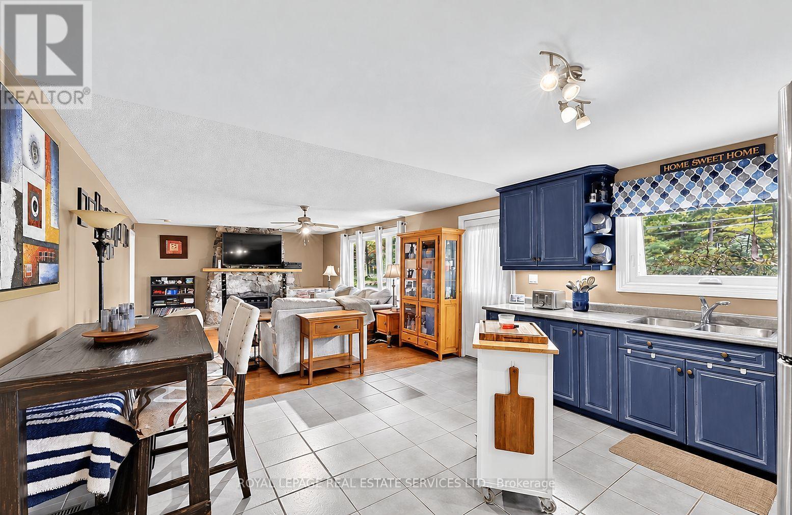 1687 River Road W Property Photo 5