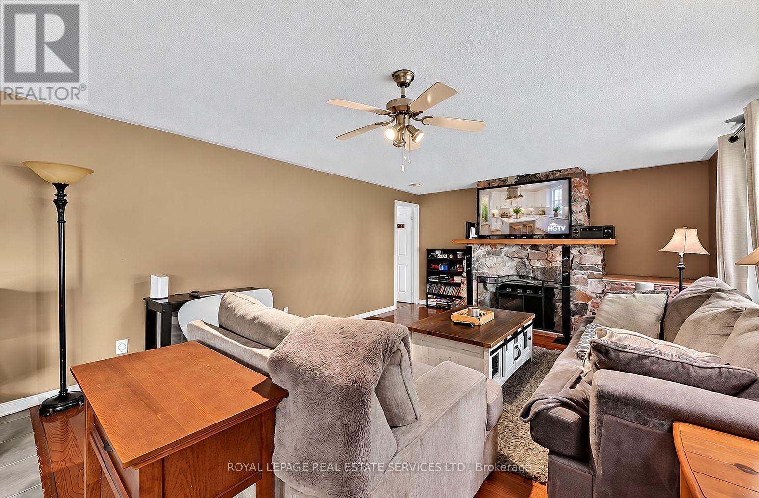 1687 River Road W Property Photo 9