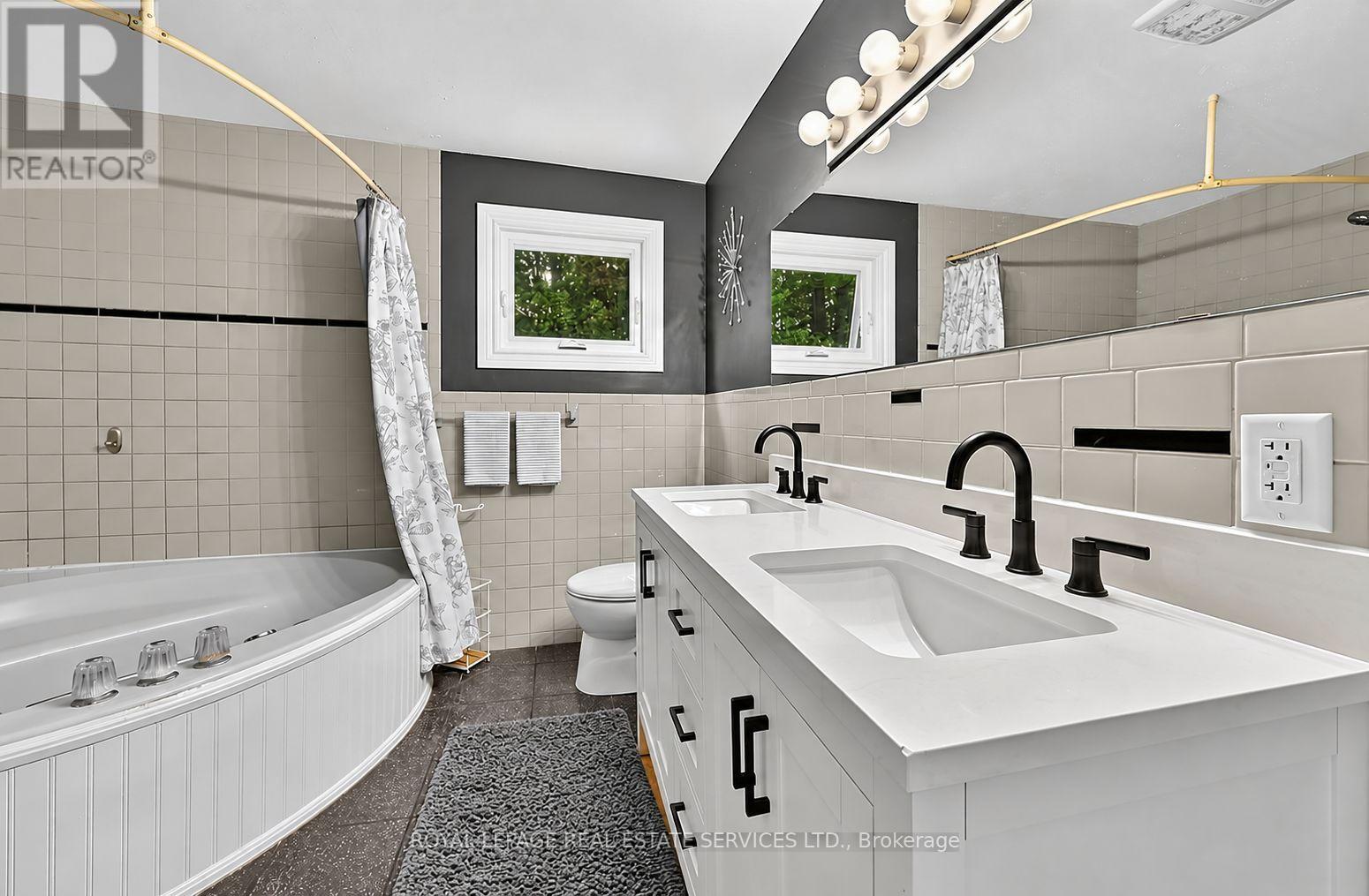 1687 River Road W Property Photo 15