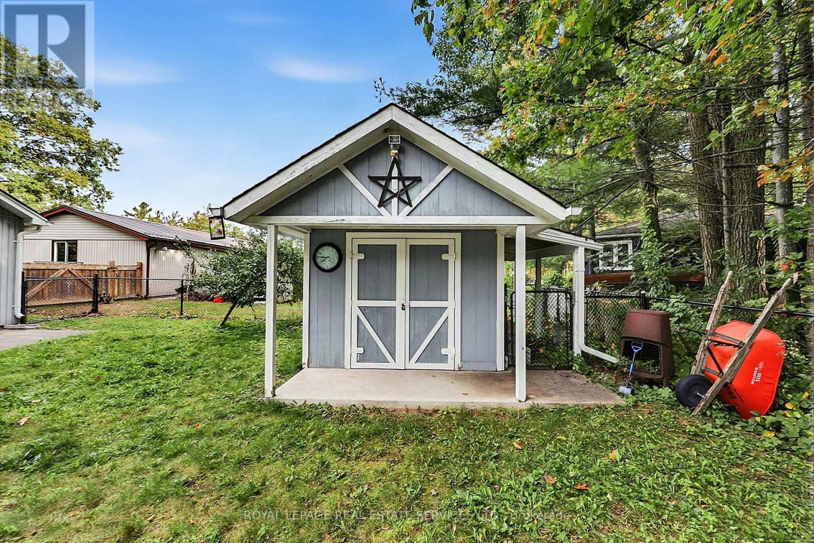 1687 River Road W Property Photo 17