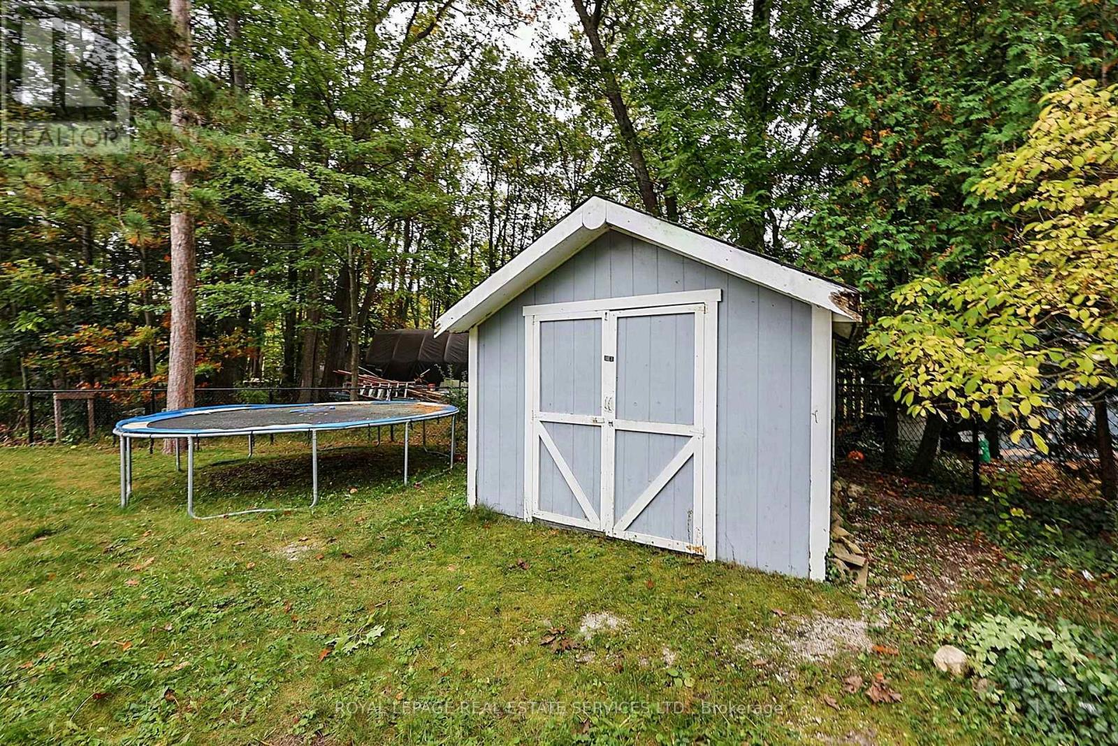 1687 River Road W Property Photo 18