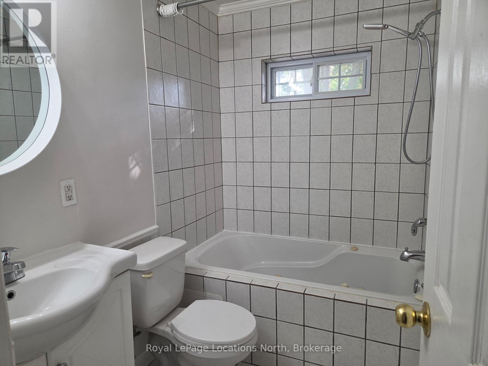 A - 485 Birch Street Property Photo 10