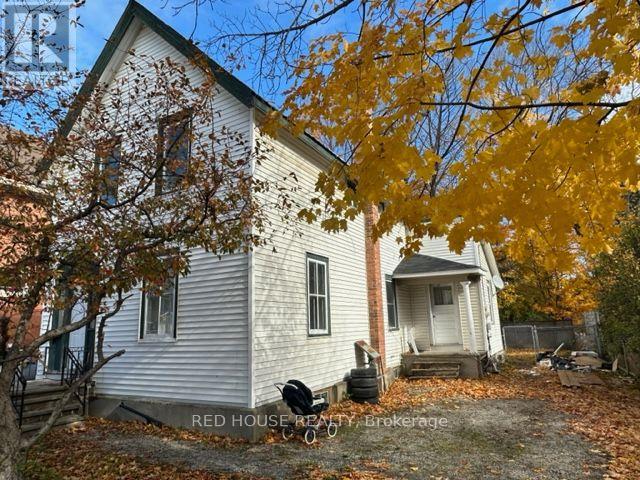 150 WEST STREET N Property Photo 1