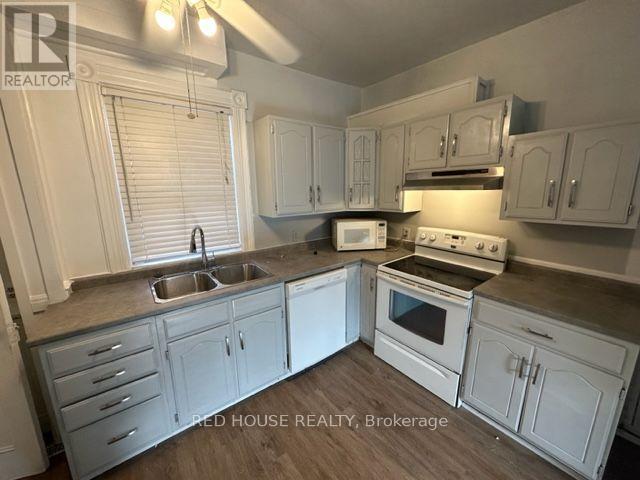 150 West Street N Property Photo 3