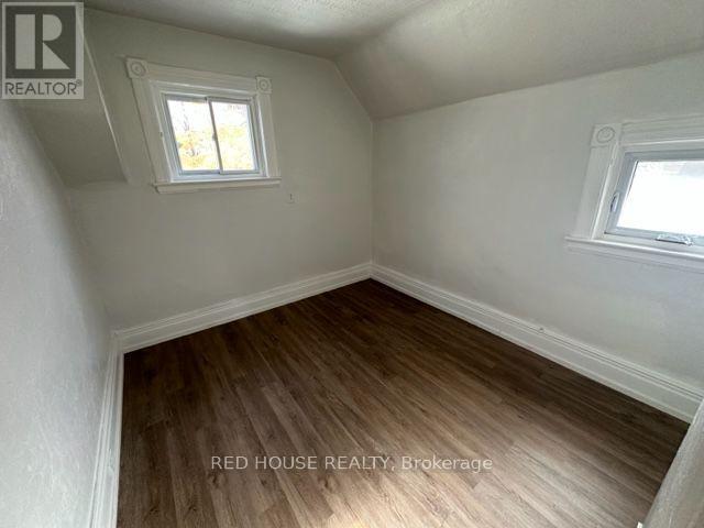 150 West Street N Property Photo 7