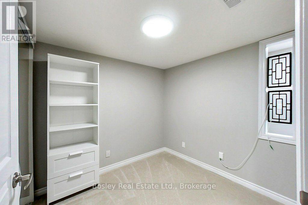 205 - 10 Brandy Lane Drive Property Photo 10