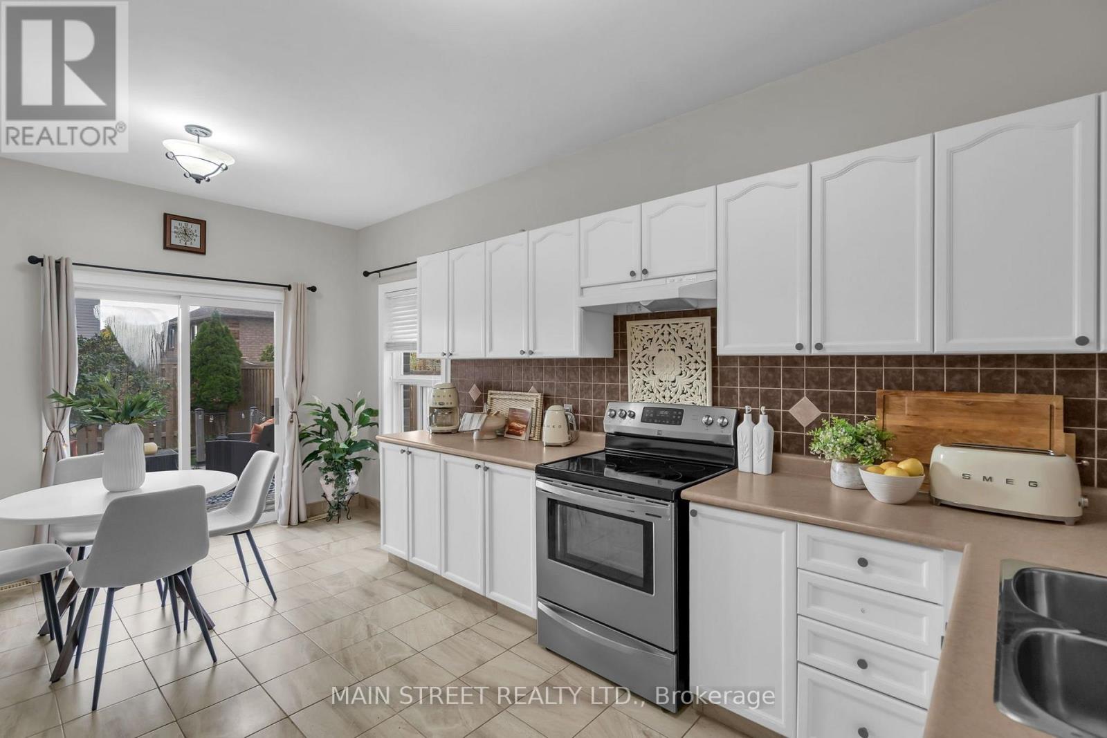 27 Max Avenue Property Photo 11