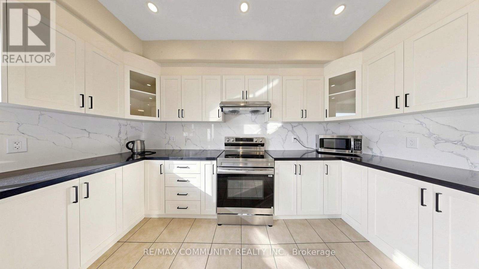53 Jewel House Lane Property Photo 7
