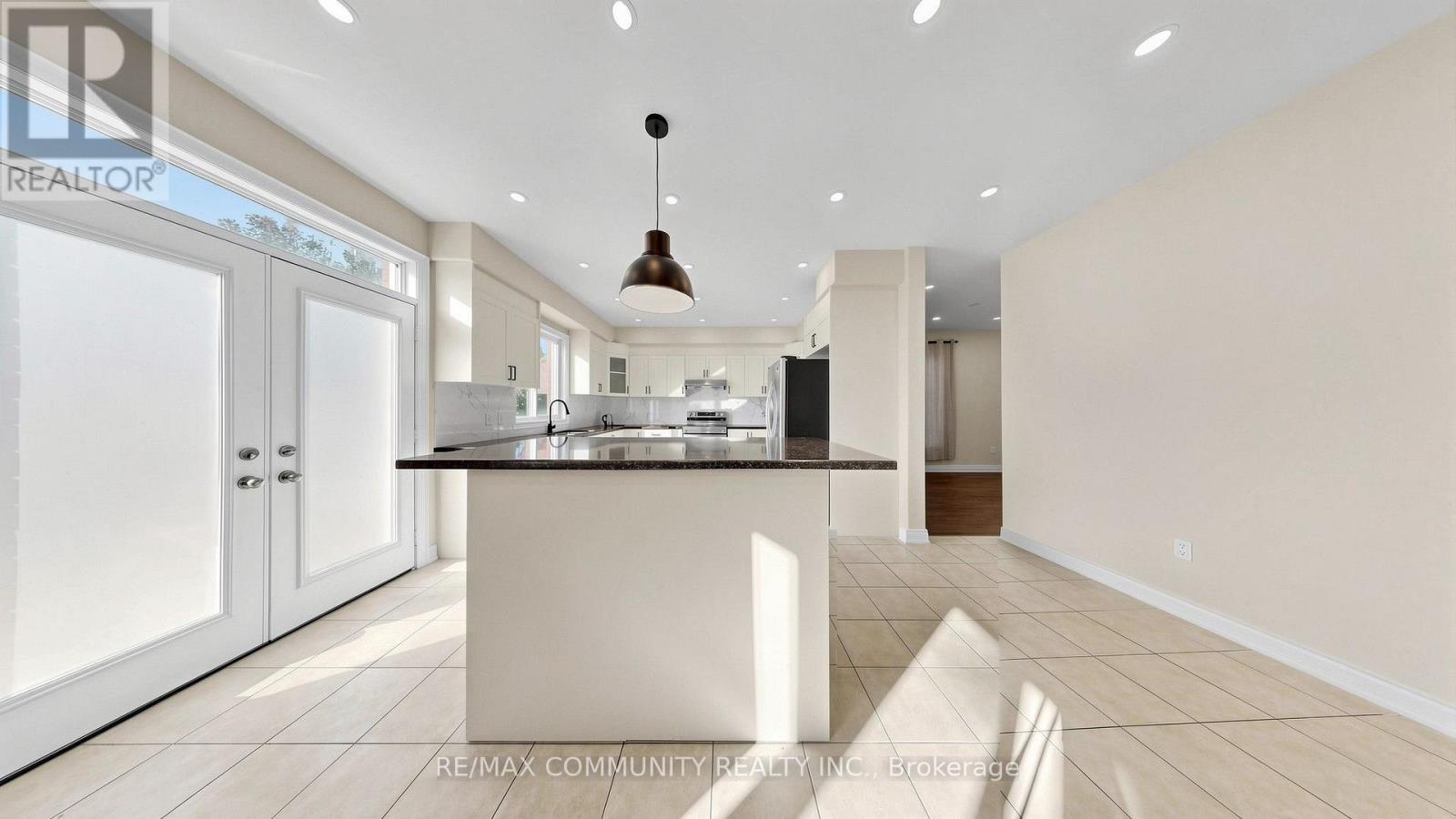 53 Jewel House Lane Property Photo 9