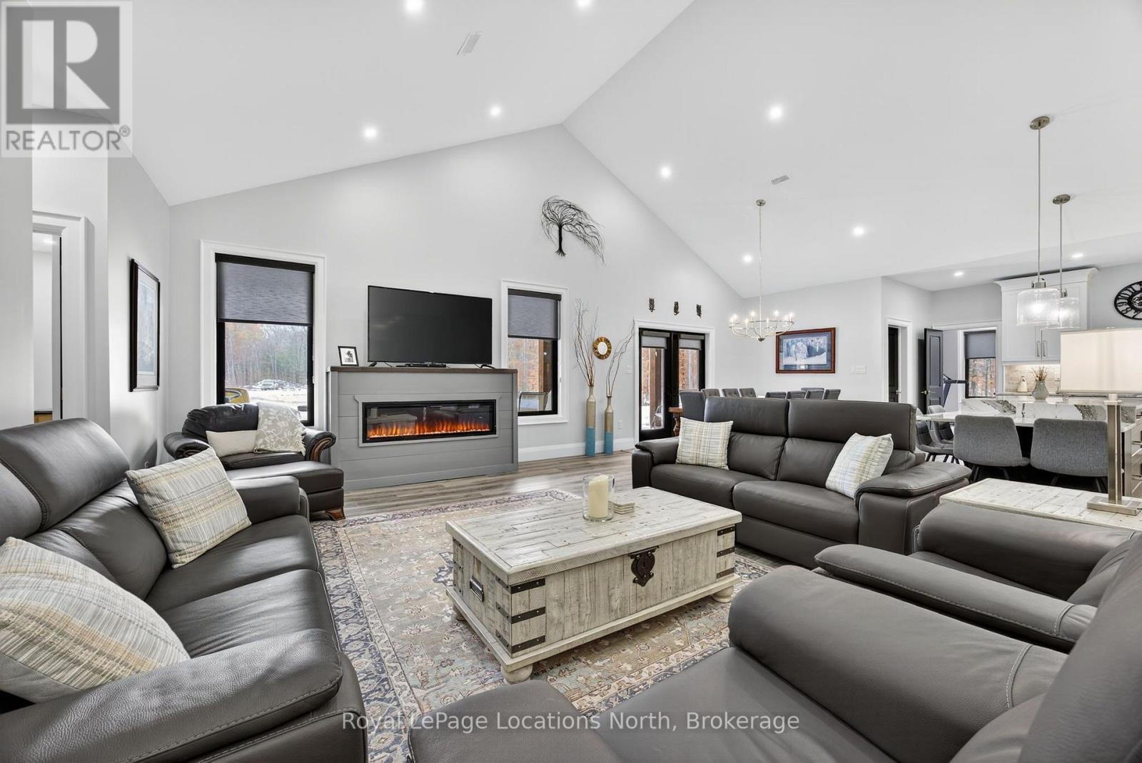 3511 Rainbow Valley Road W Property Photo 17