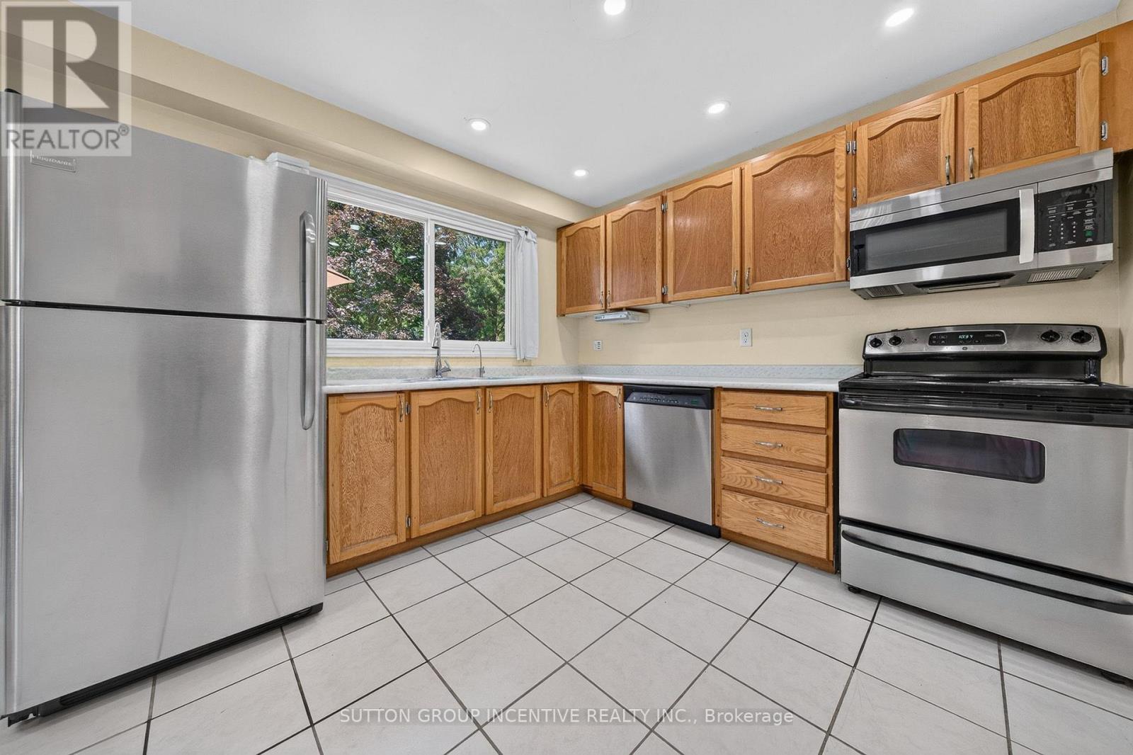 26 Fox Run Property Photo 10
