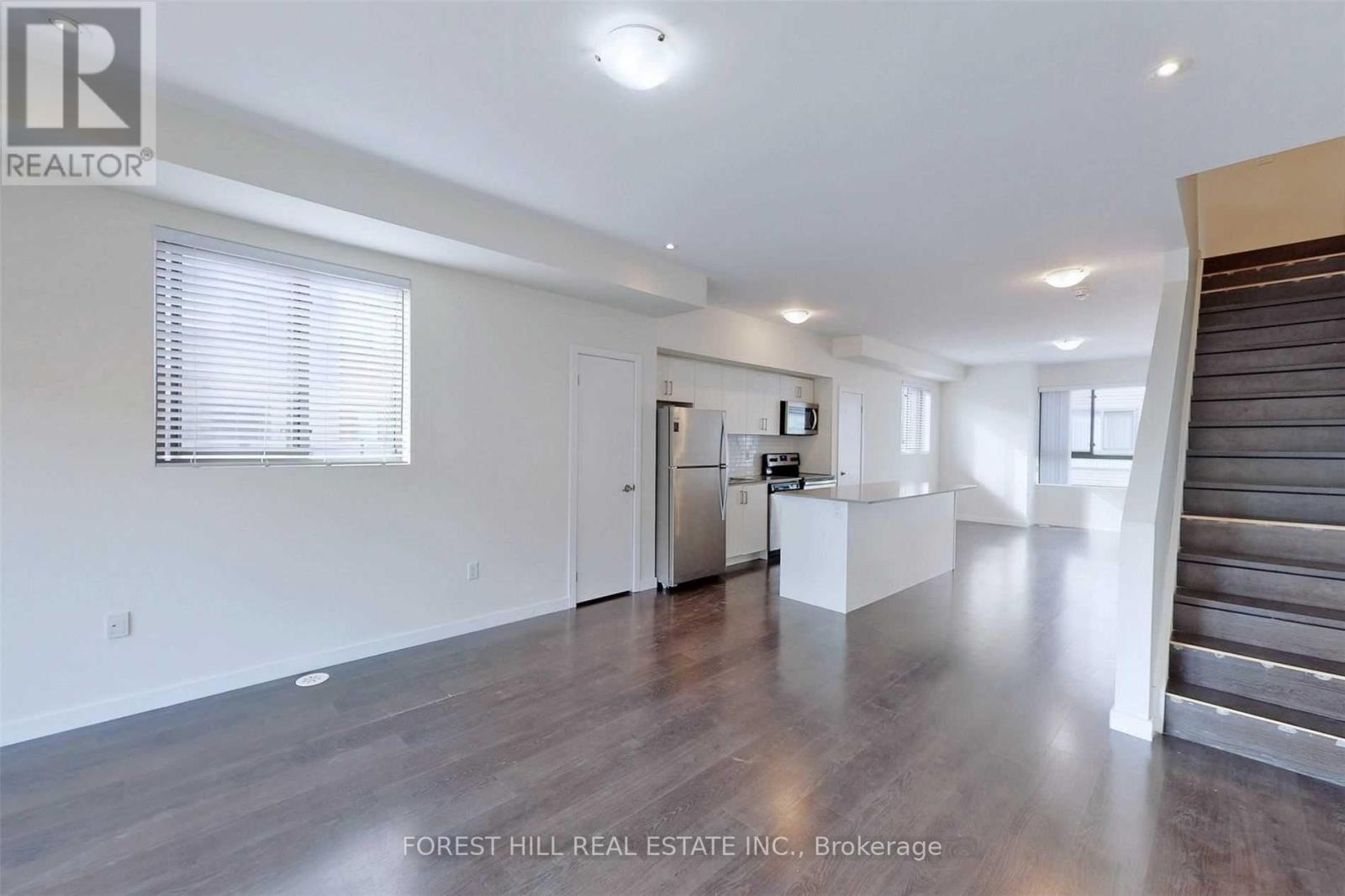 75 - 369 Essa Road Property Photo 5