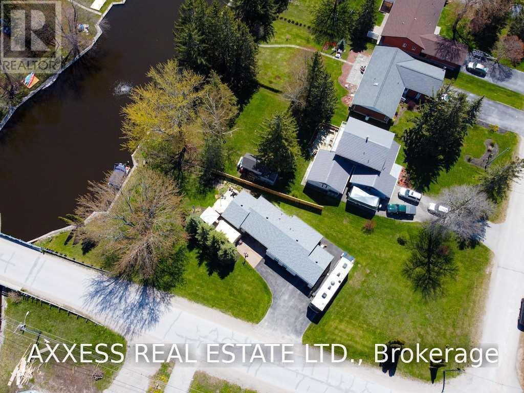 1 Pinetree Court Property Photo 3