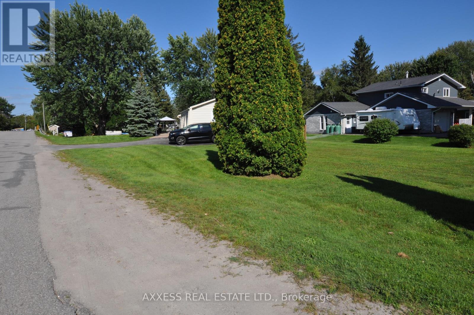 1 Pinetree Court Property Photo 34