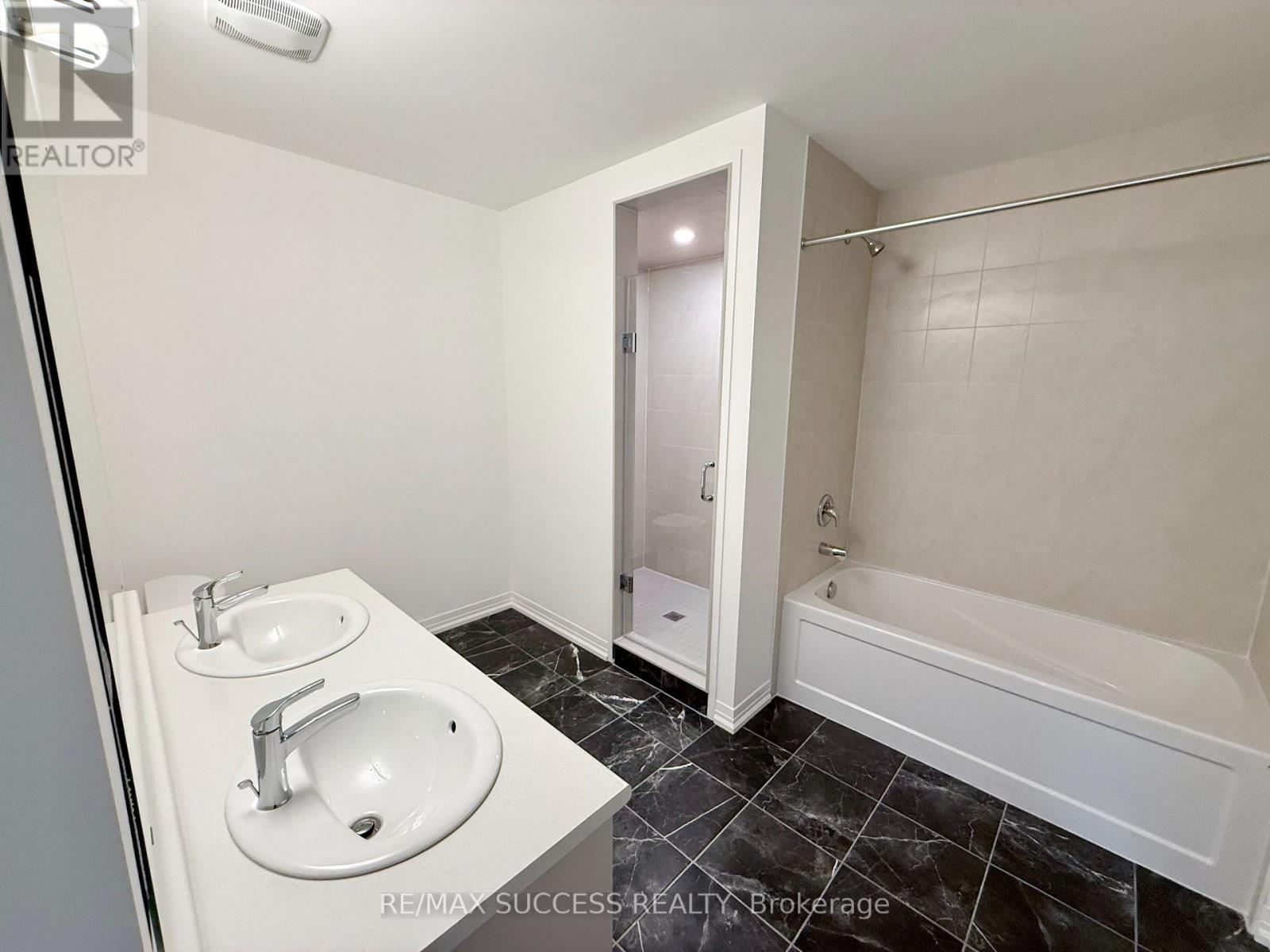 93 Flan Boulevard Property Photo 2