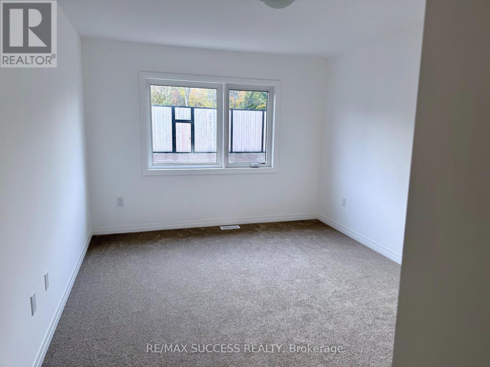 93 Flan Boulevard Property Photo 14