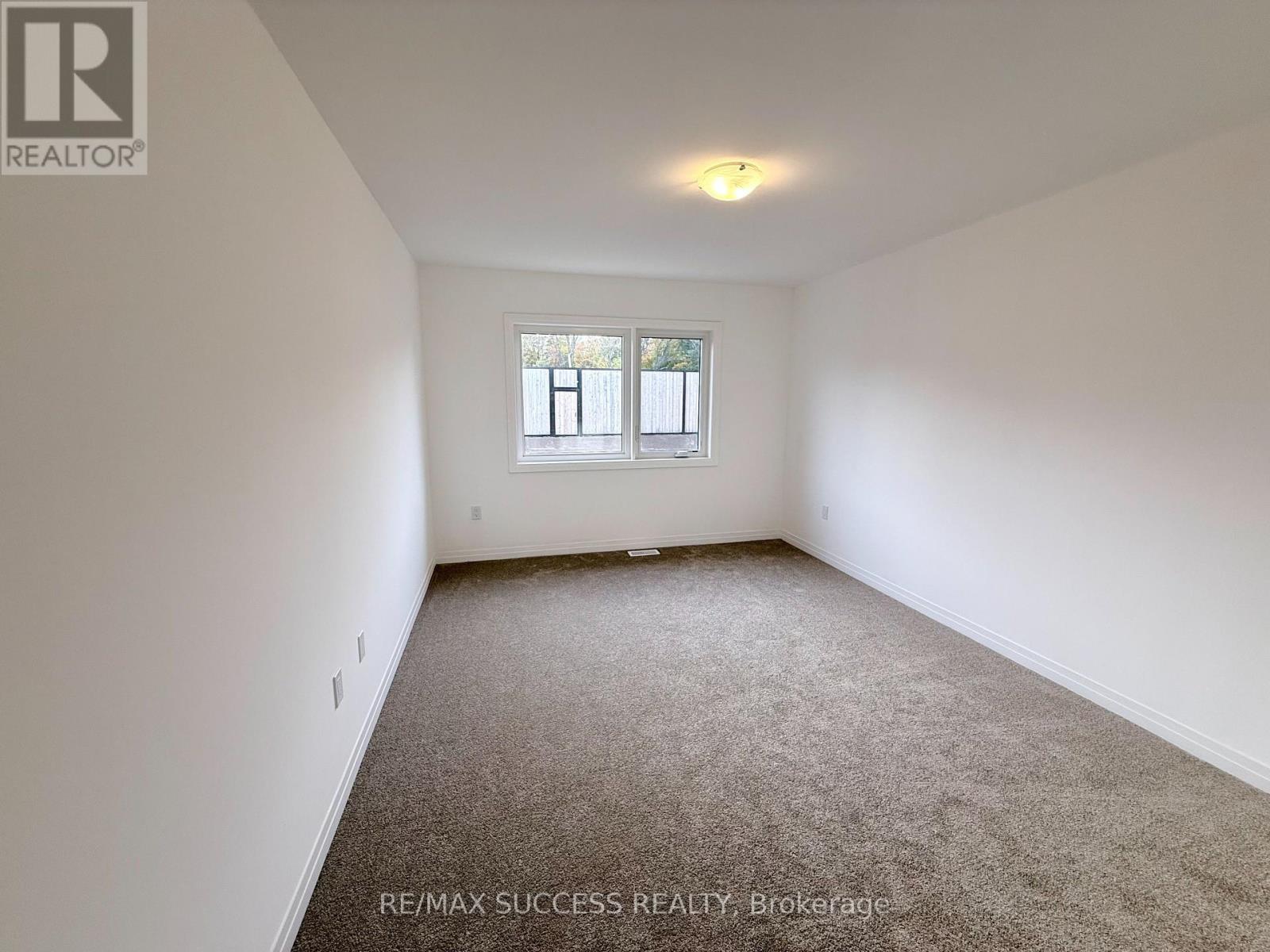 93 Flan Boulevard Property Photo 15