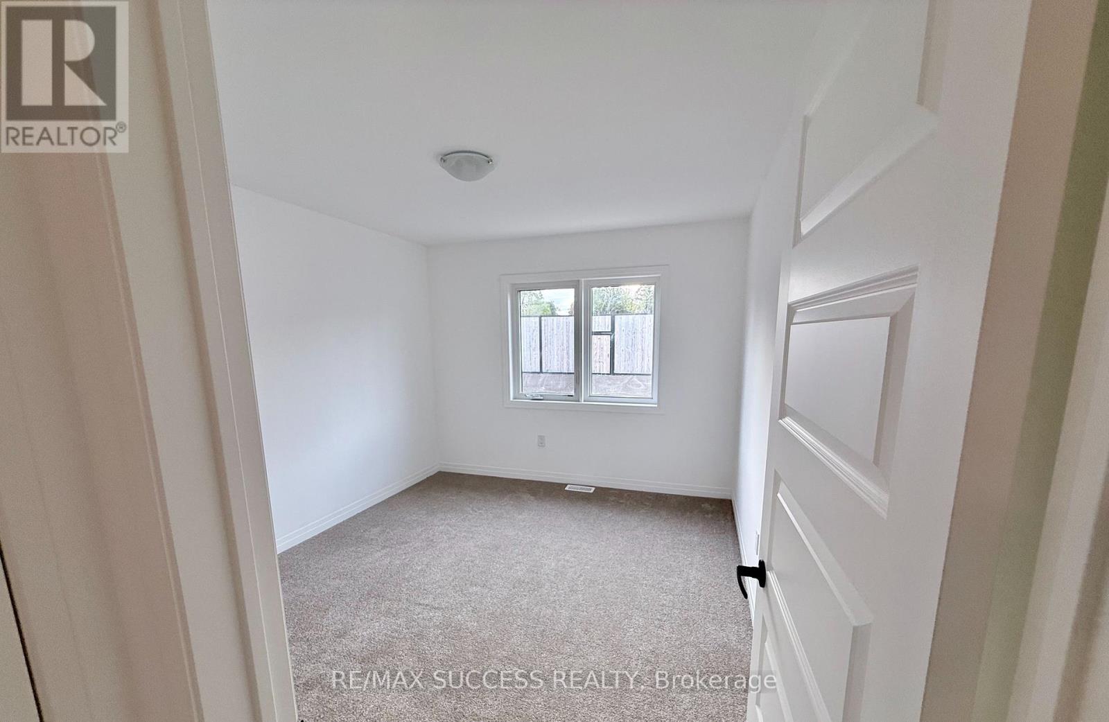 93 Flan Boulevard Property Photo 18