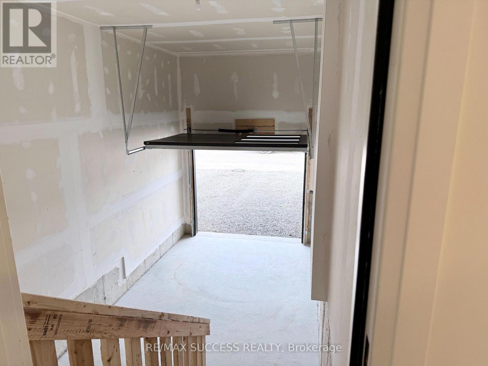 93 Flan Boulevard Property Photo 21