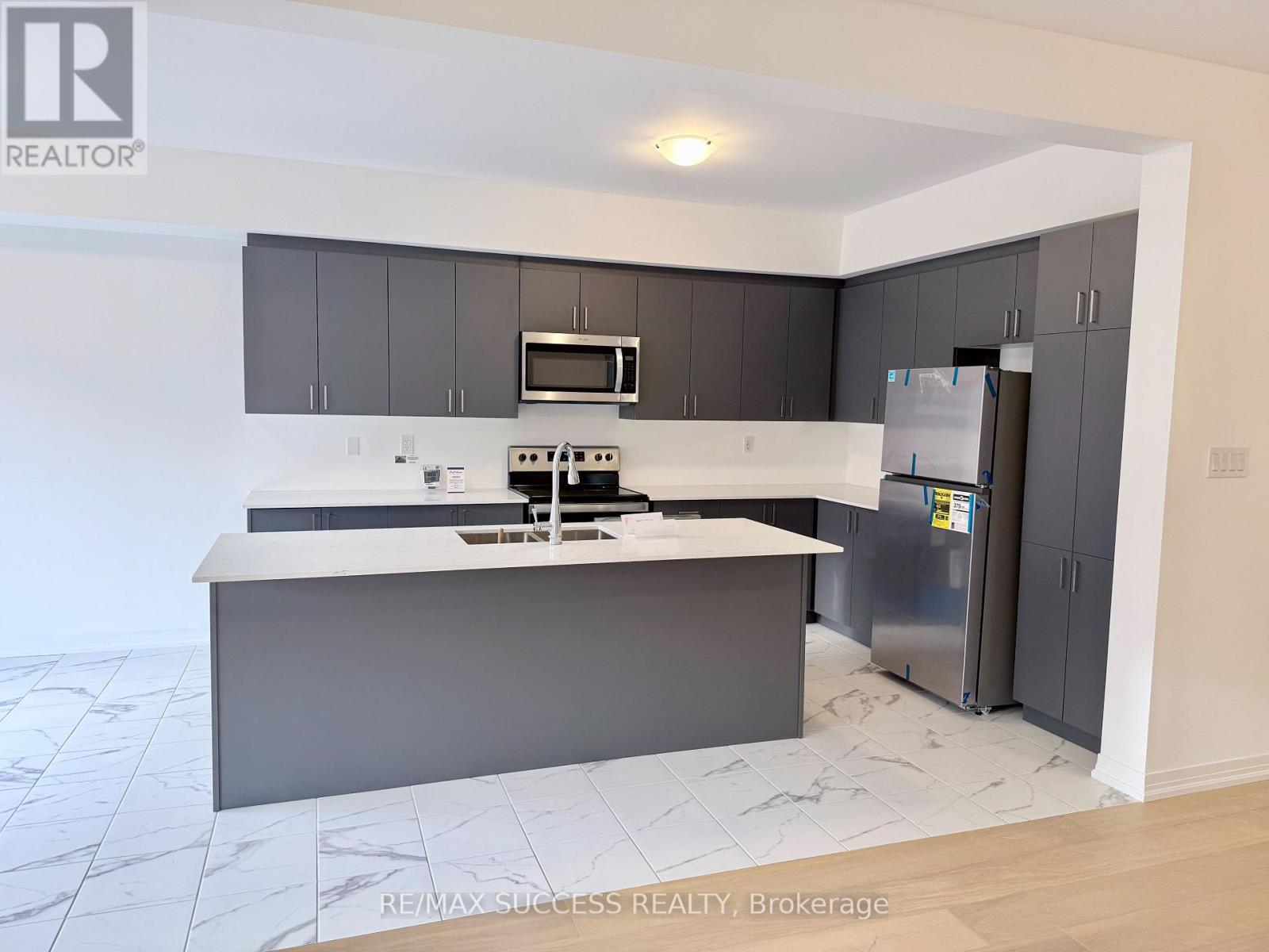 93 Flan Boulevard Property Photo 24
