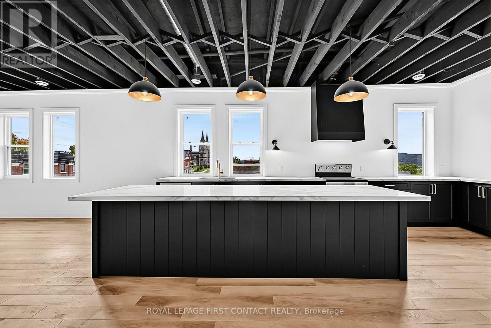 Penthouse - 87 Main Street Property Photo 6