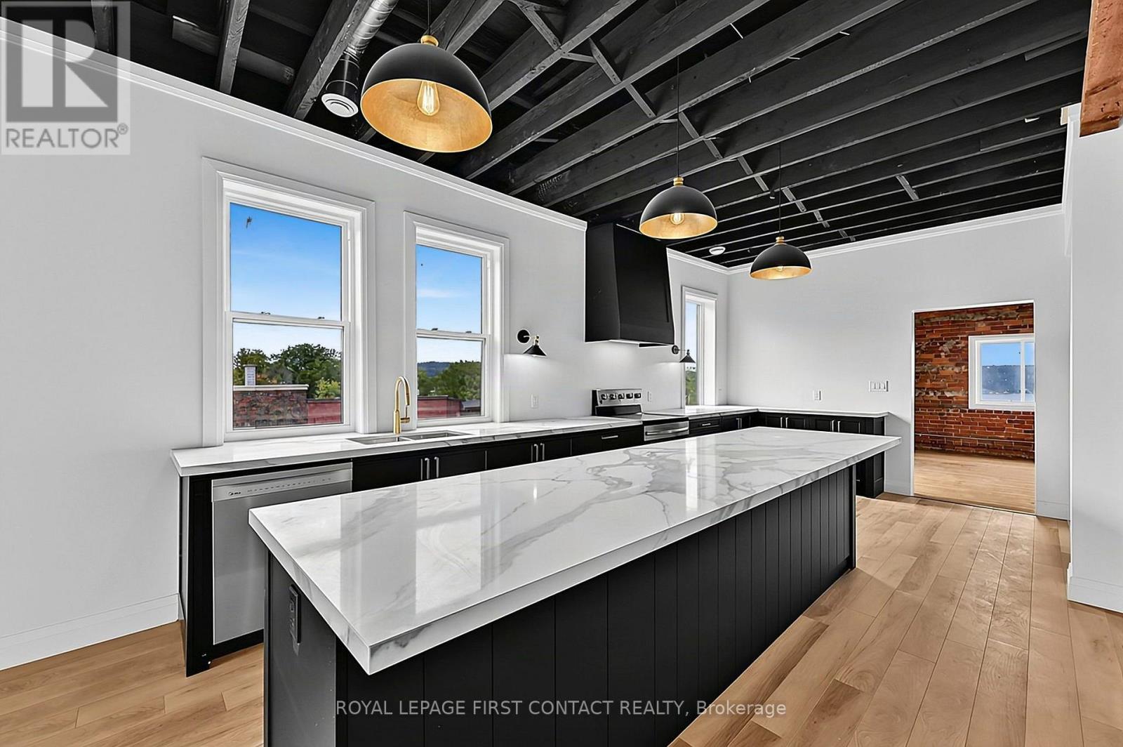 Penthouse - 87 Main Street Property Photo 7