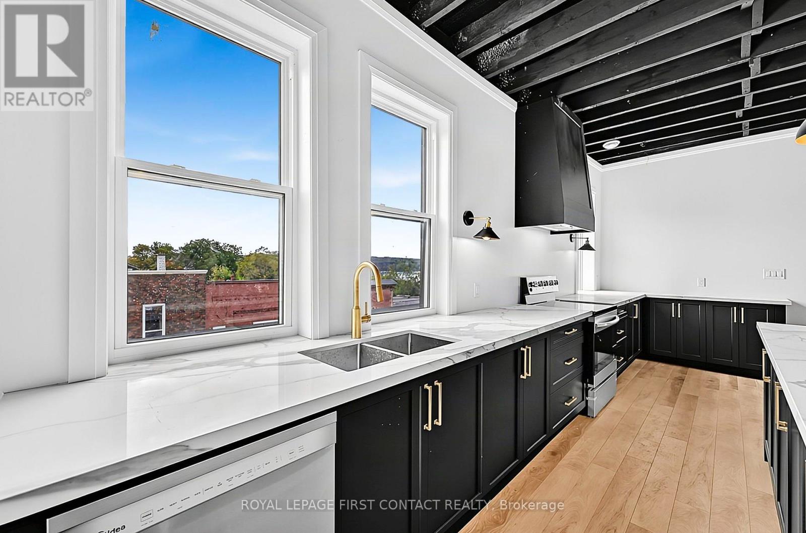 Penthouse - 87 Main Street Property Photo 8