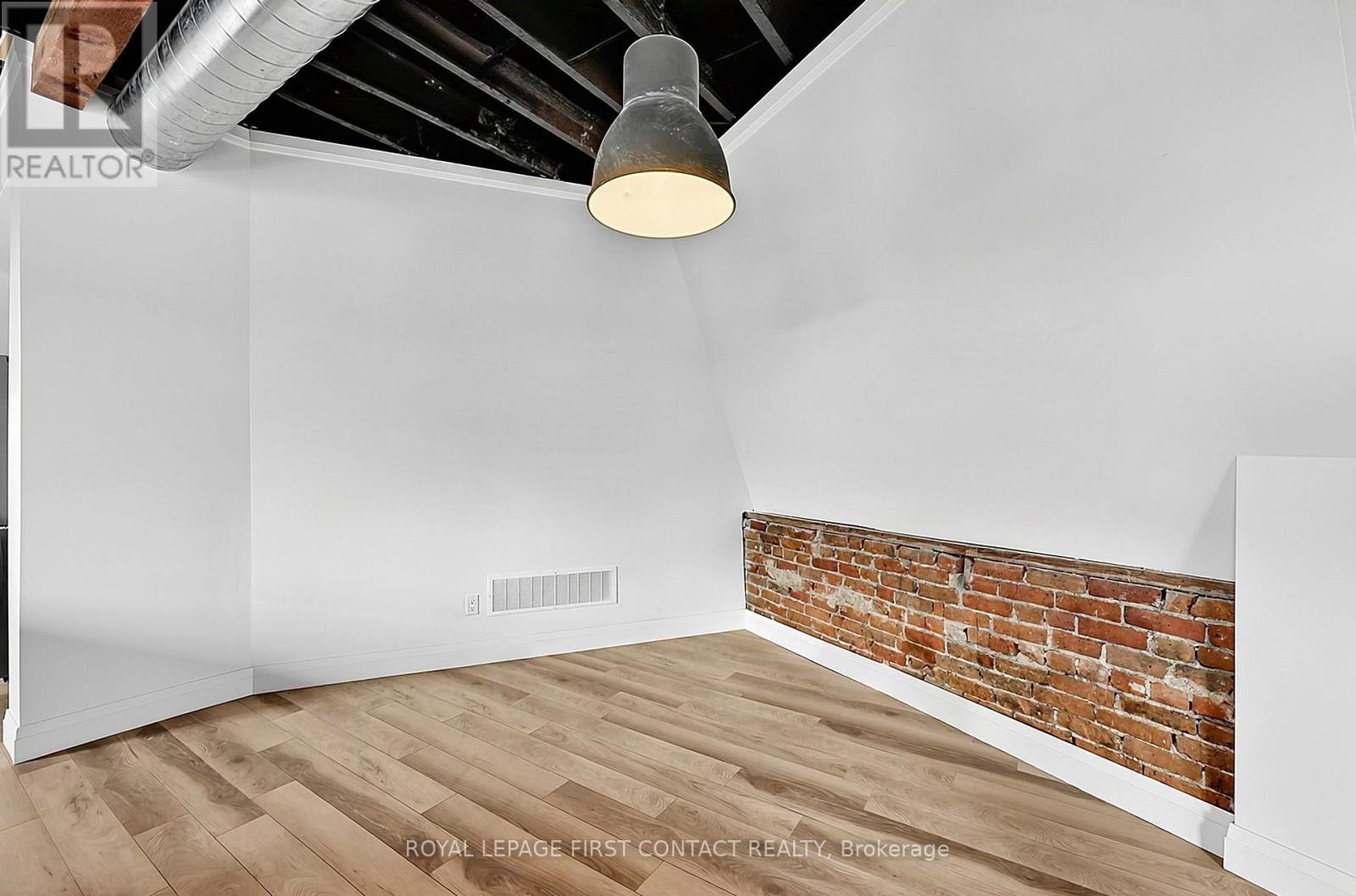 Penthouse - 87 Main Street Property Photo 11