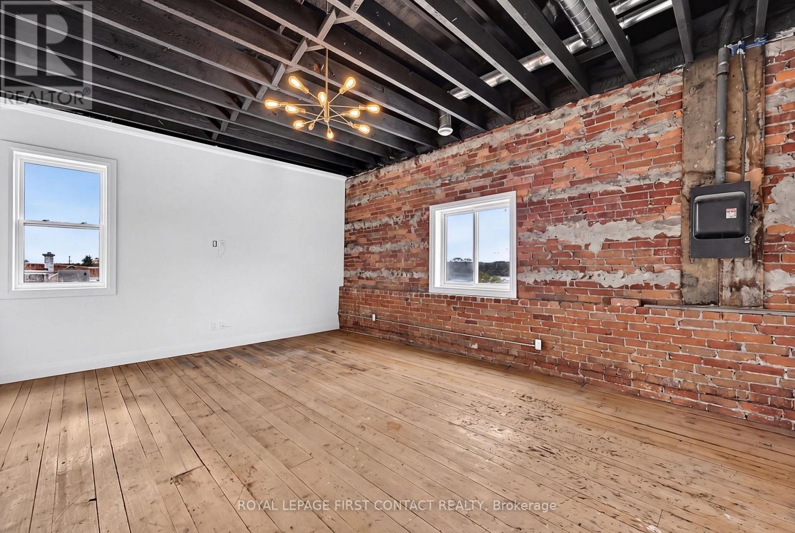 Penthouse - 87 Main Street Property Photo 17