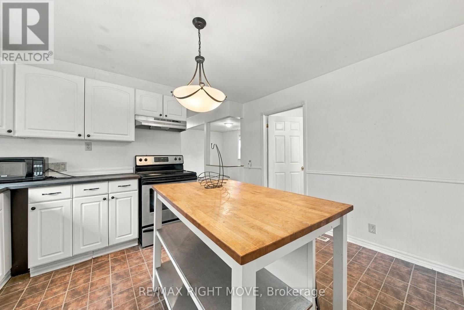 173 Barrie Road Property Photo 15