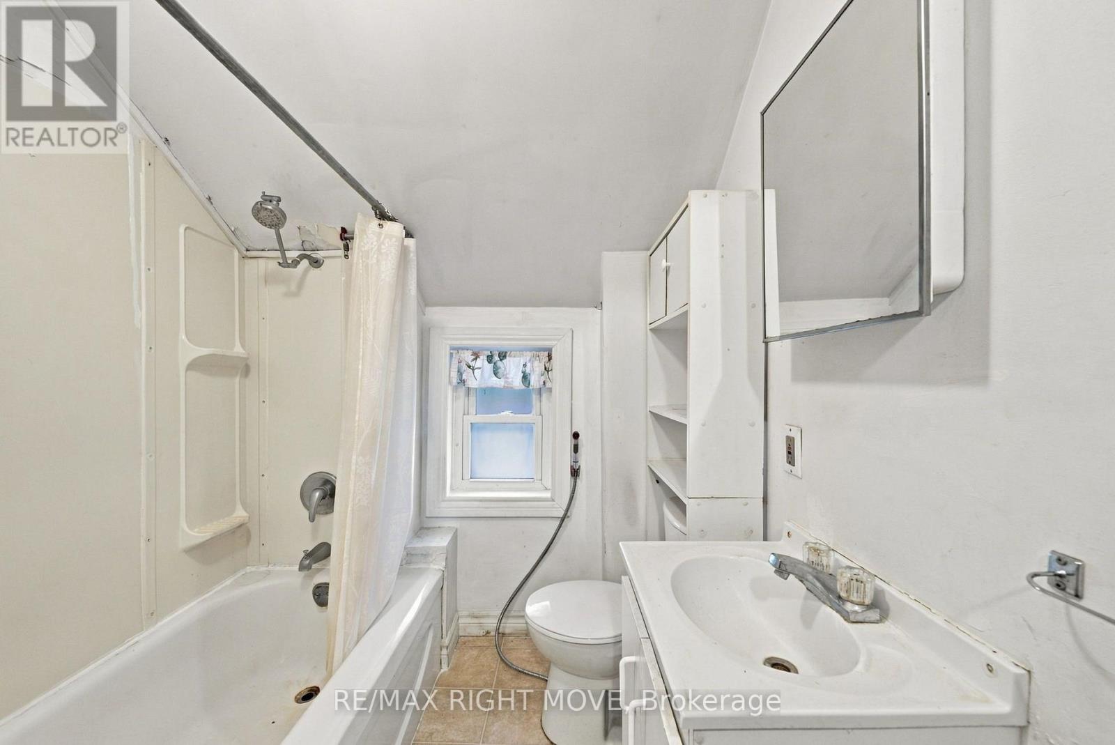 173 Barrie Road Property Photo 25