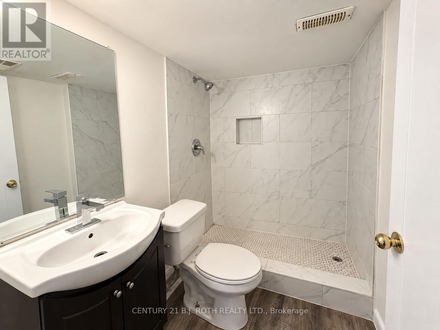 371 East St Orillia Street Property Photo 6