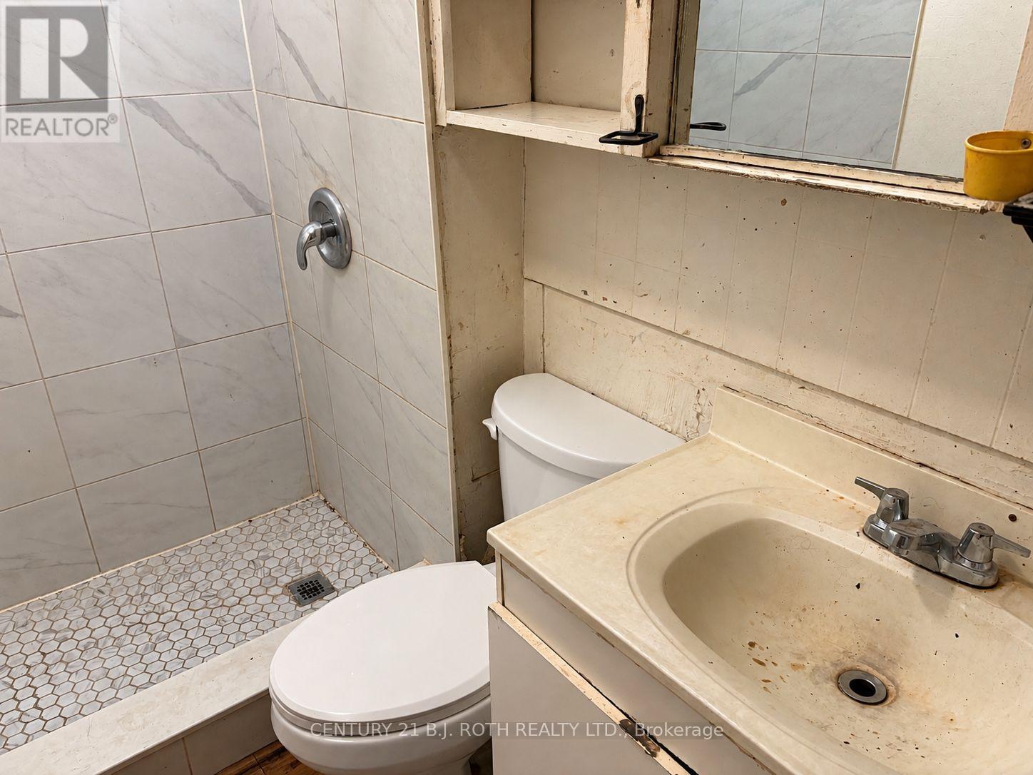 371 East St Orillia Street Property Photo 10