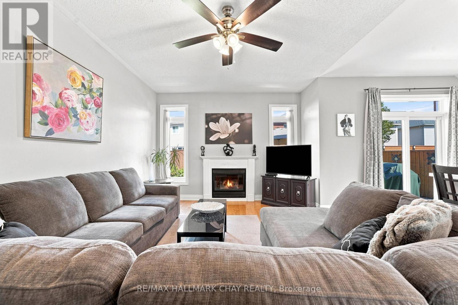 167 The Queensway Property Photo 5
