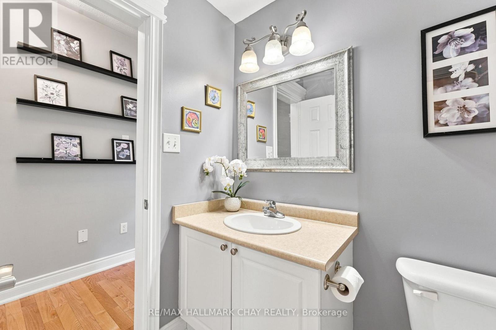 167 The Queensway Property Photo 10