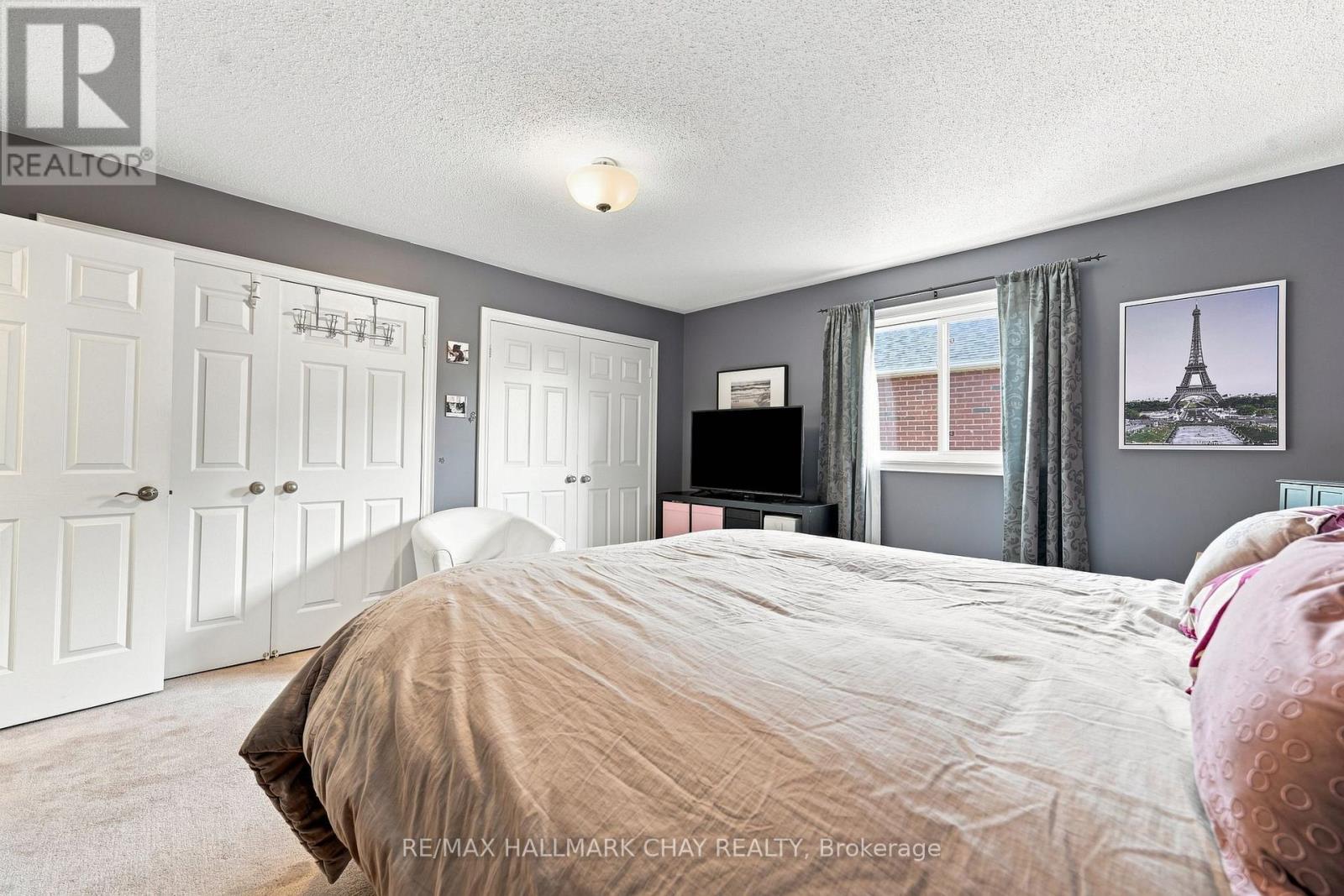 167 The Queensway Property Photo 18