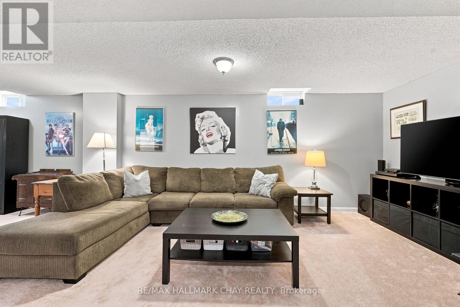 167 The Queensway Property Photo 19
