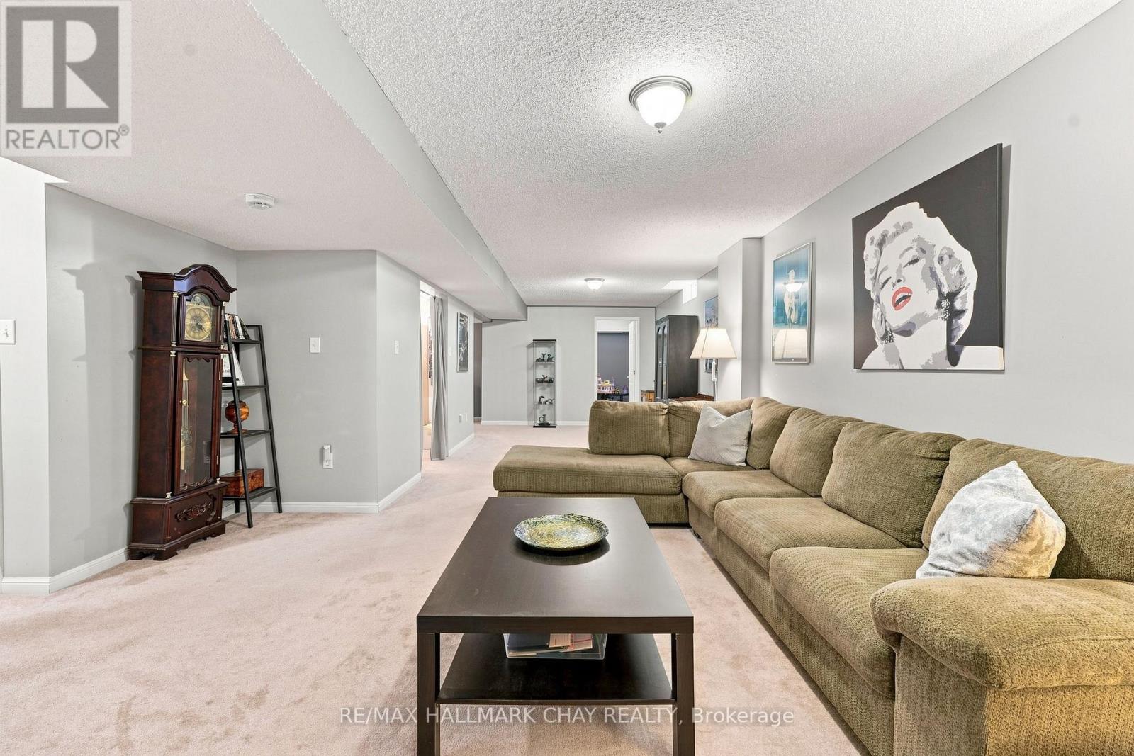 167 The Queensway Property Photo 20