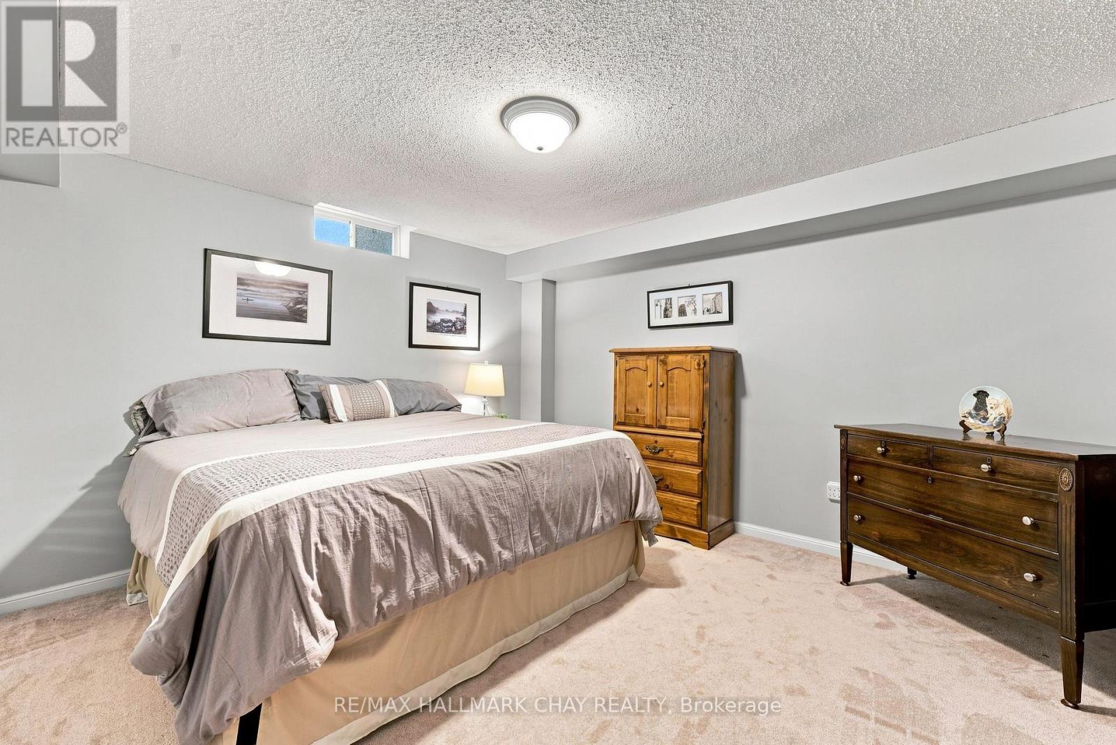 167 The Queensway Property Photo 21