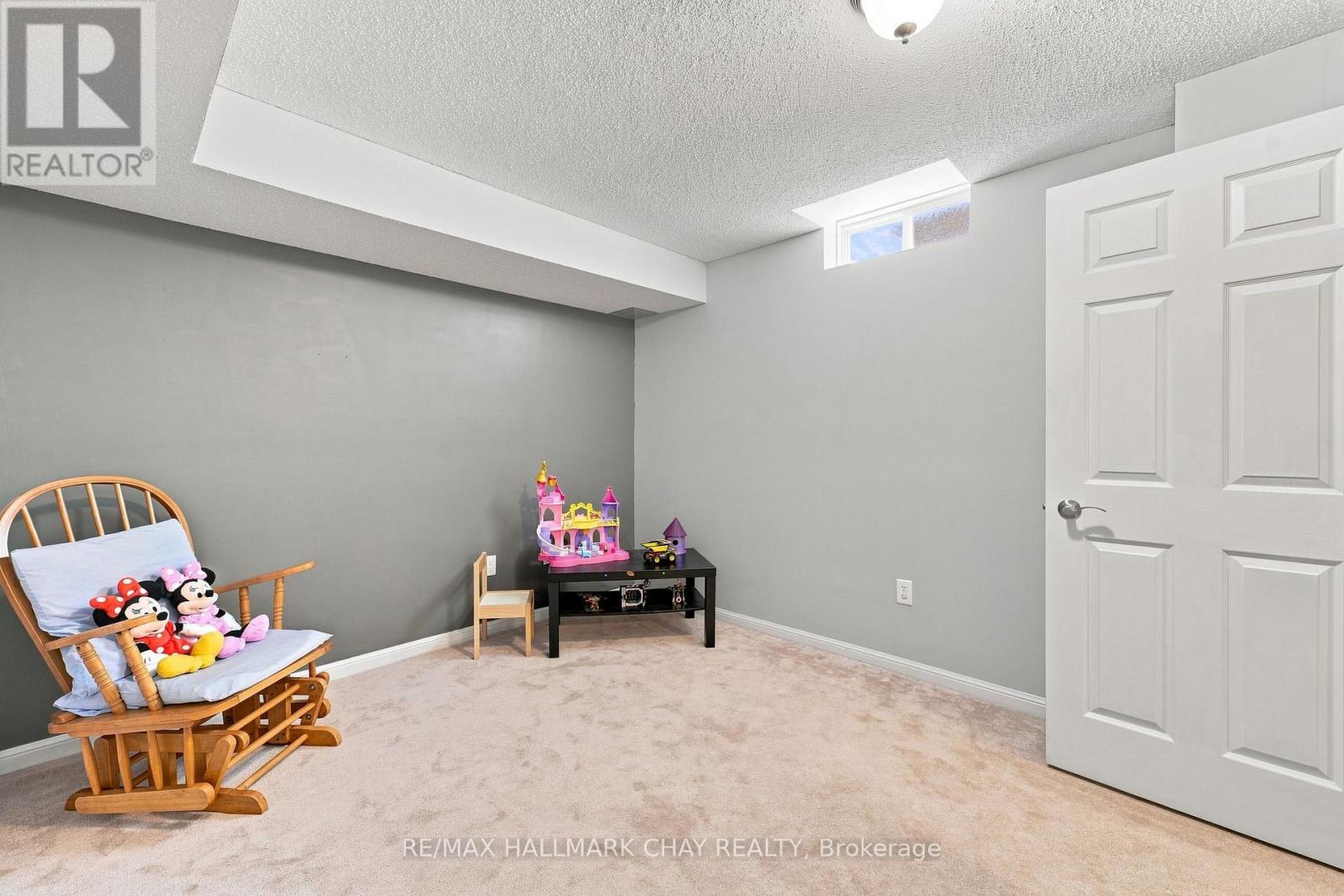 167 The Queensway Property Photo 22