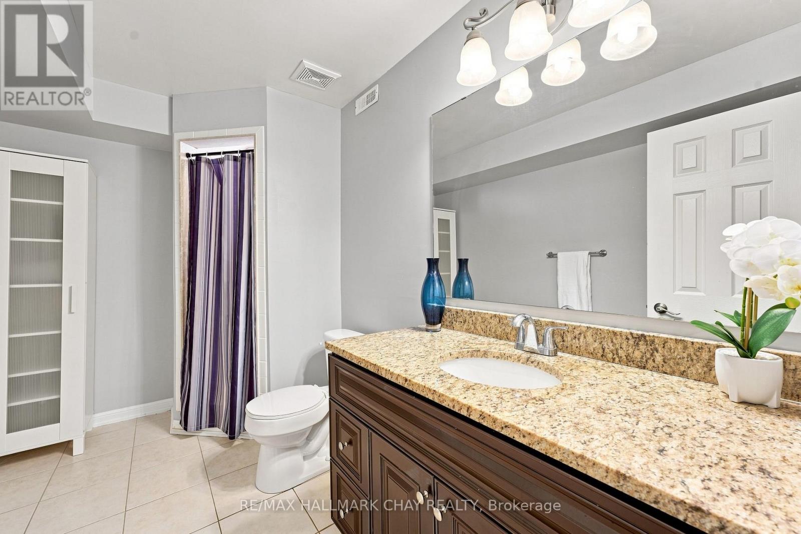 167 The Queensway Property Photo 24