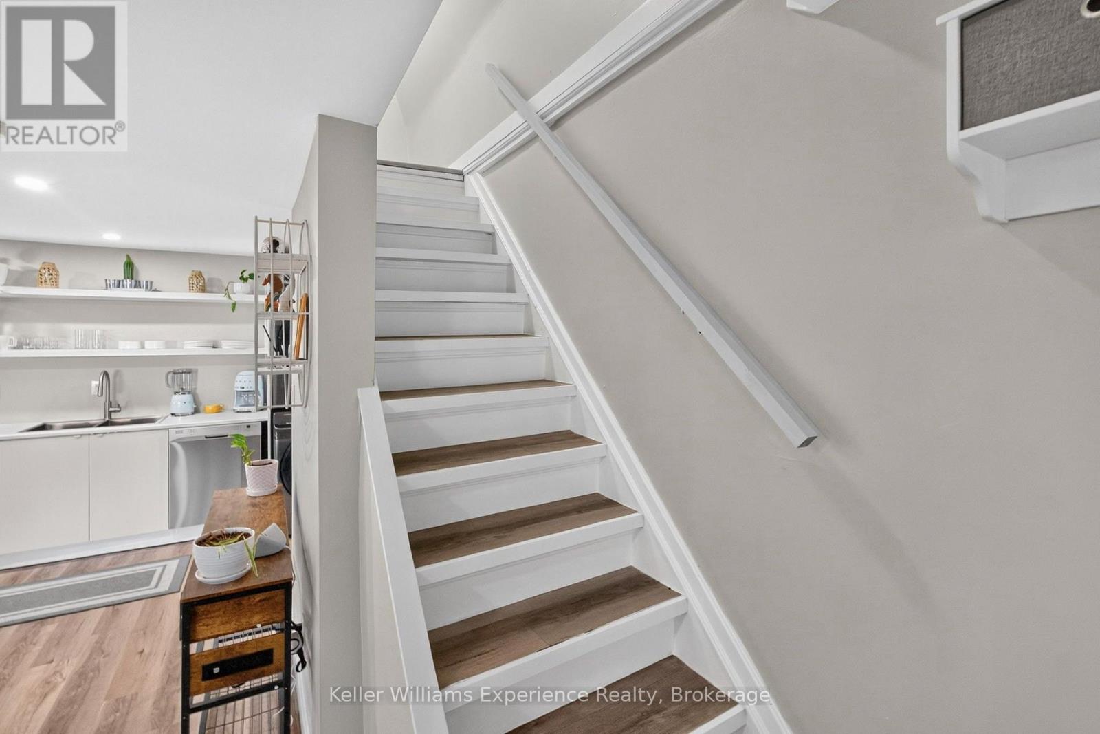 229 Donalda Street Property Photo 12
