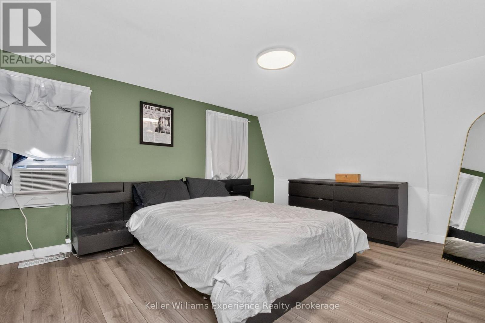 229 Donalda Street Property Photo 13