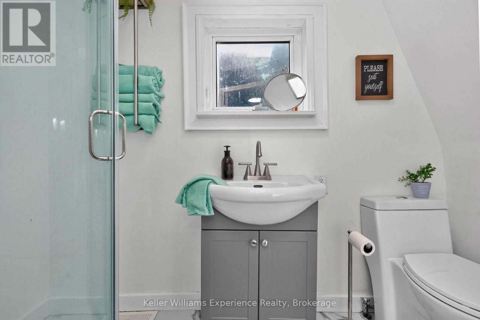 229 Donalda Street Property Photo 15