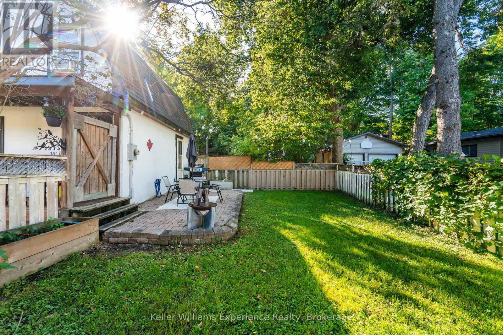 229 Donalda Street Property Photo 17