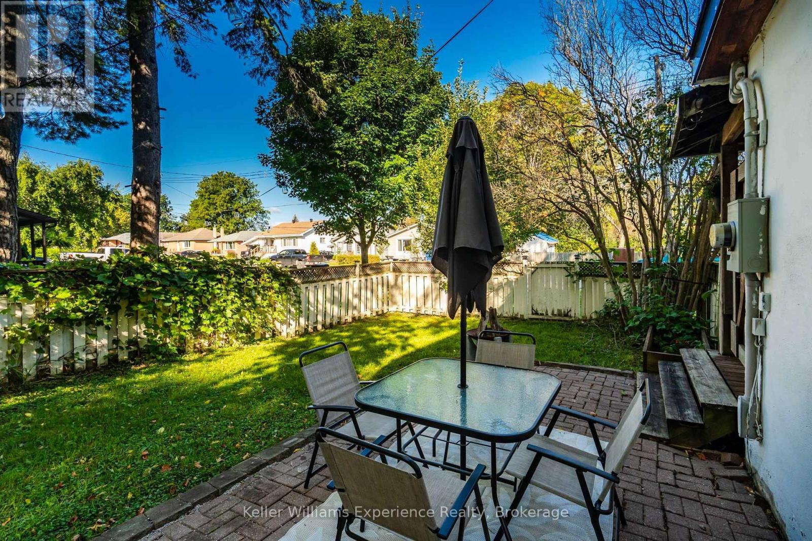 229 Donalda Street Property Photo 18