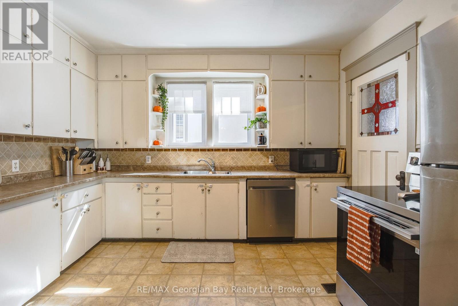 328 Third Street Property Photo 10
