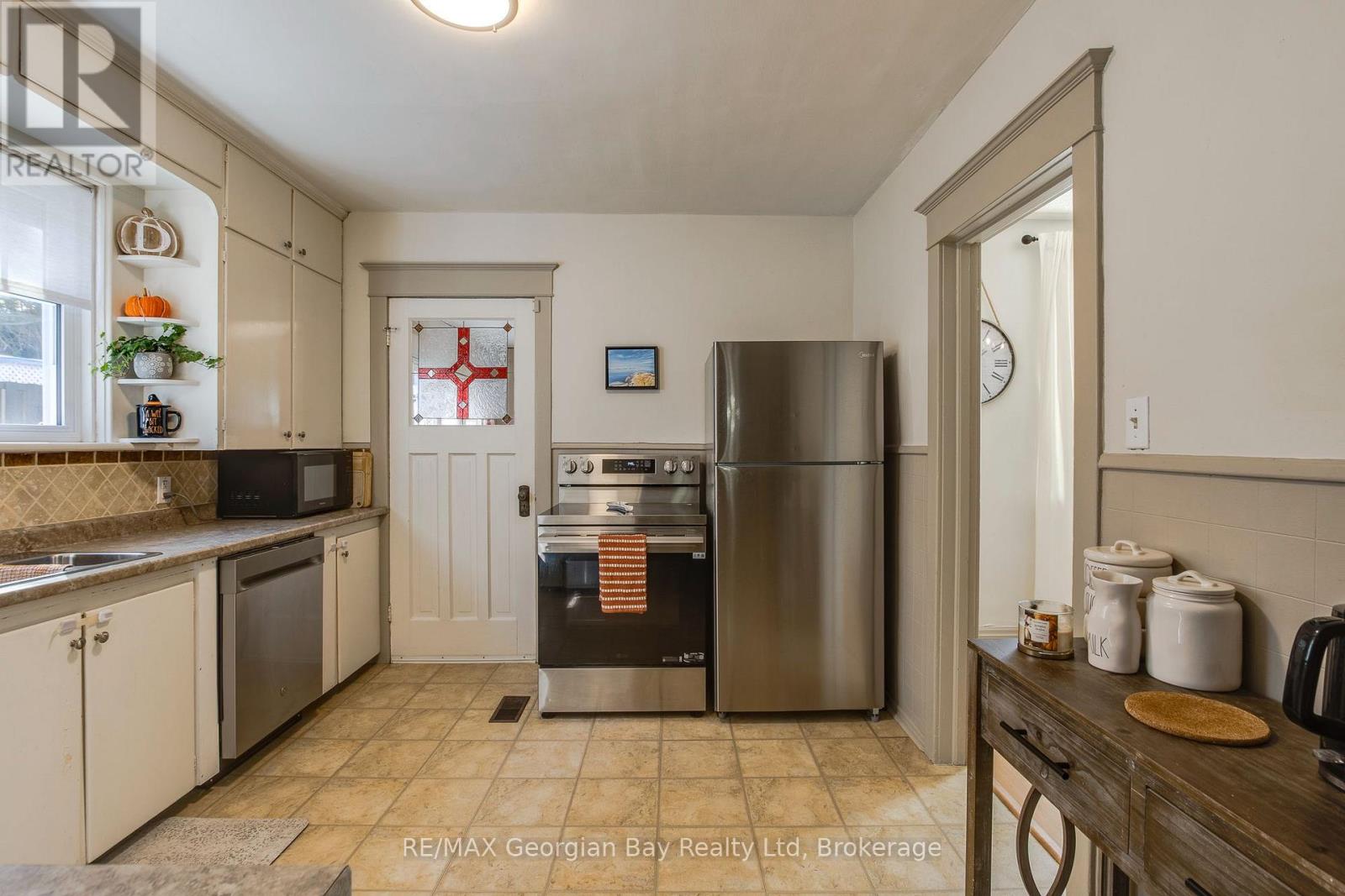 328 Third Street Property Photo 11