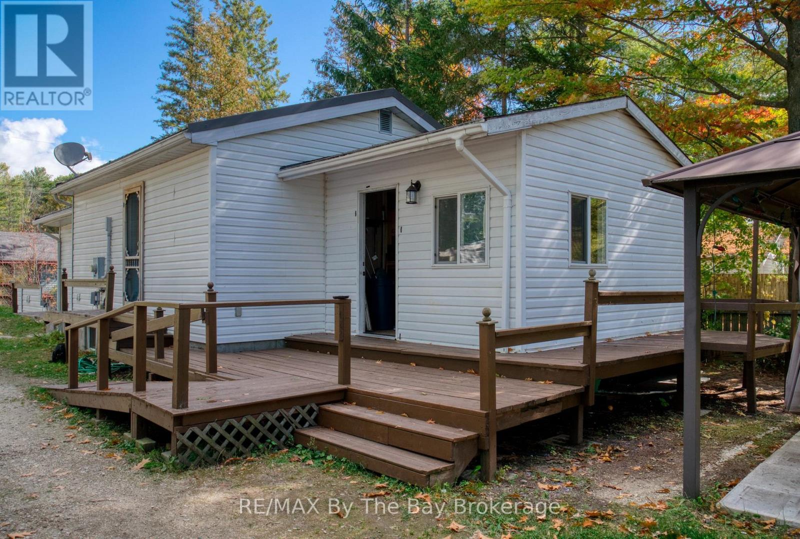 18 Elm Drive Property Photo 6