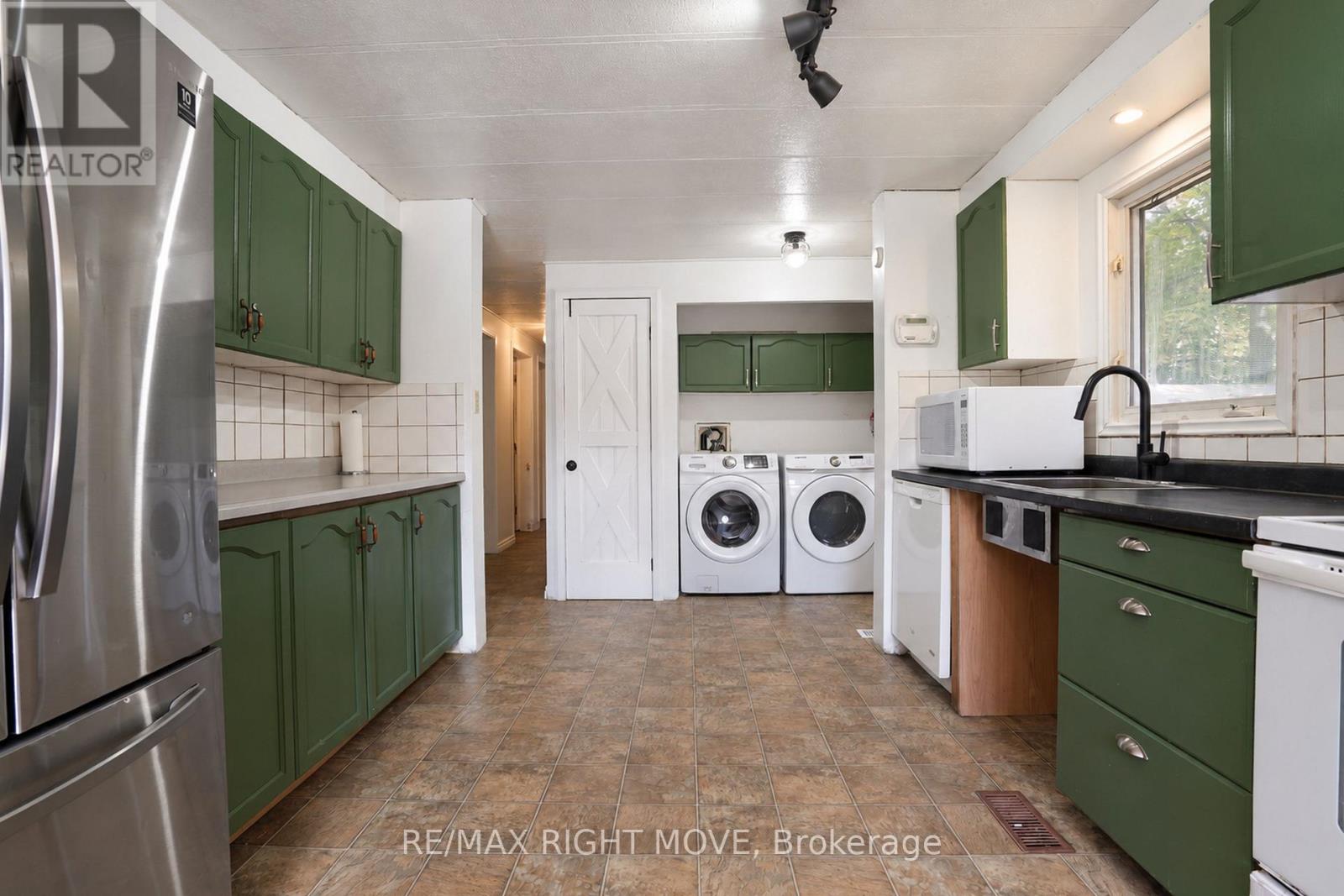 1108 Monck Road Property Photo 3